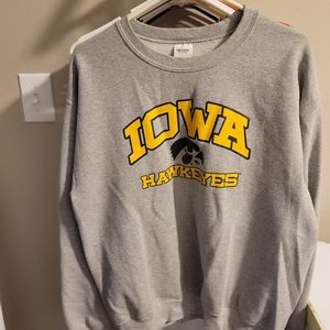 Crewneck Iowa Hawkeye sweatshirt, size medium